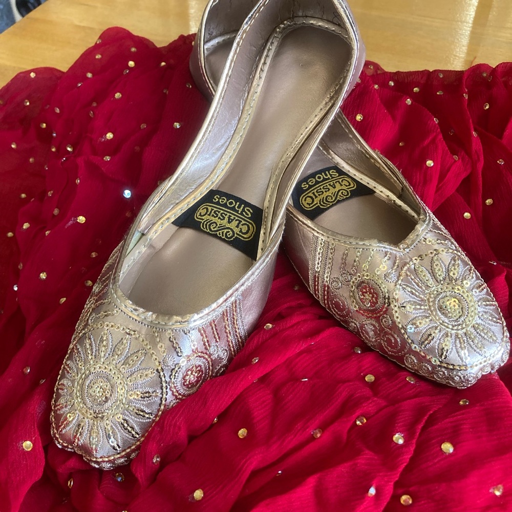 Classic Women's Gold Embroidered Flats khussa desi